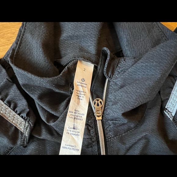 Lululemon lightweight thin jacket - Picture 6 of 6